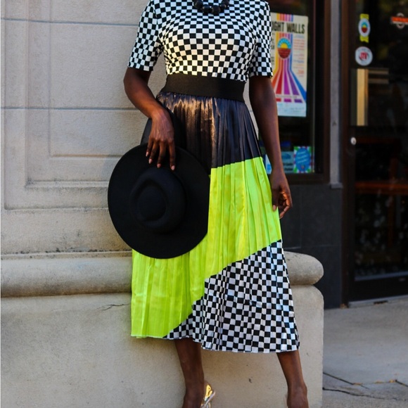 Dresses & Skirts - Lime green pleated skirt
